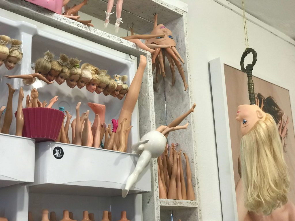 צעצועיזם, חולון